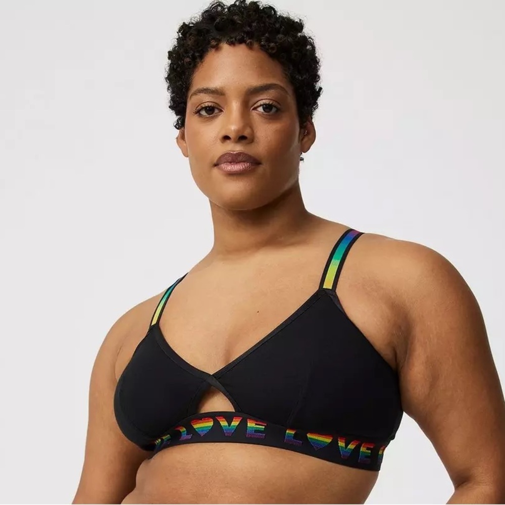 Torrid size 4 triangle cut-out bralette - Picture 2 of 5
